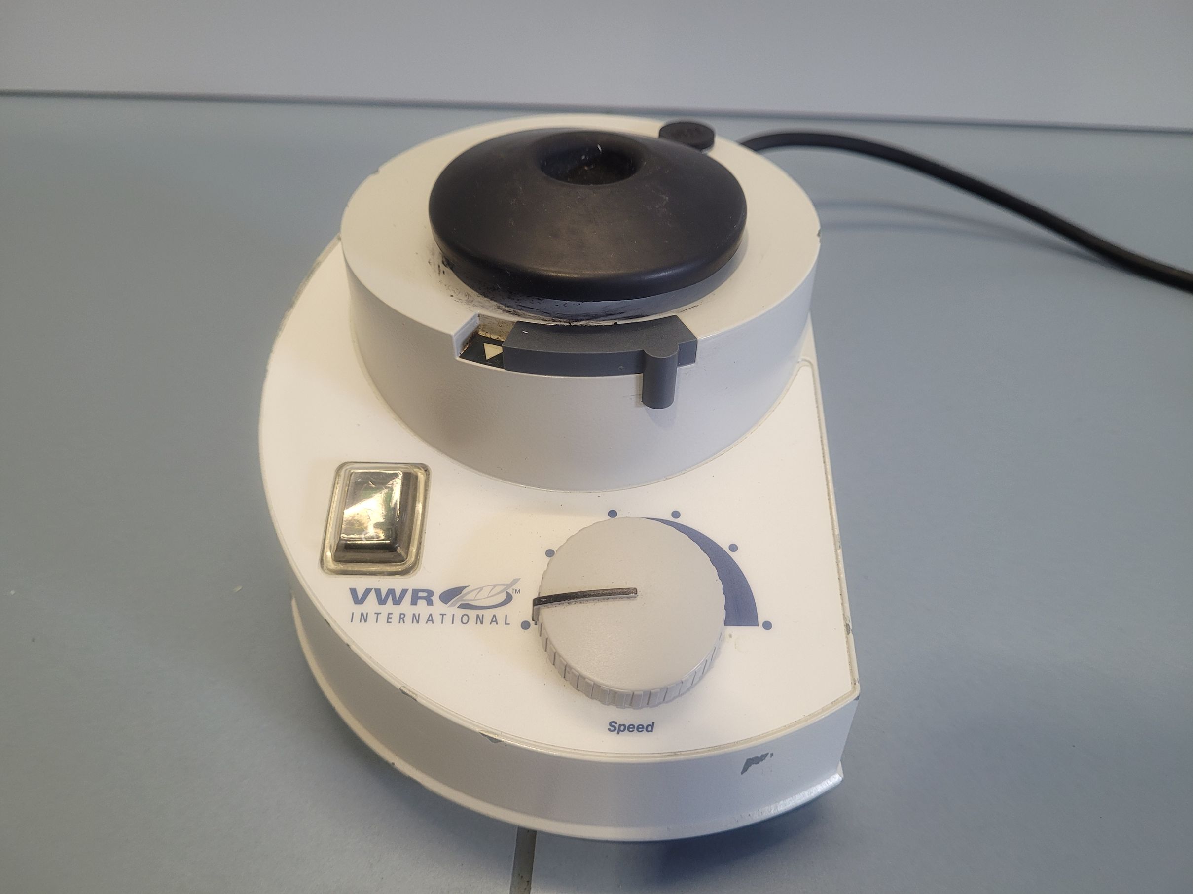 VWR vortex mixer