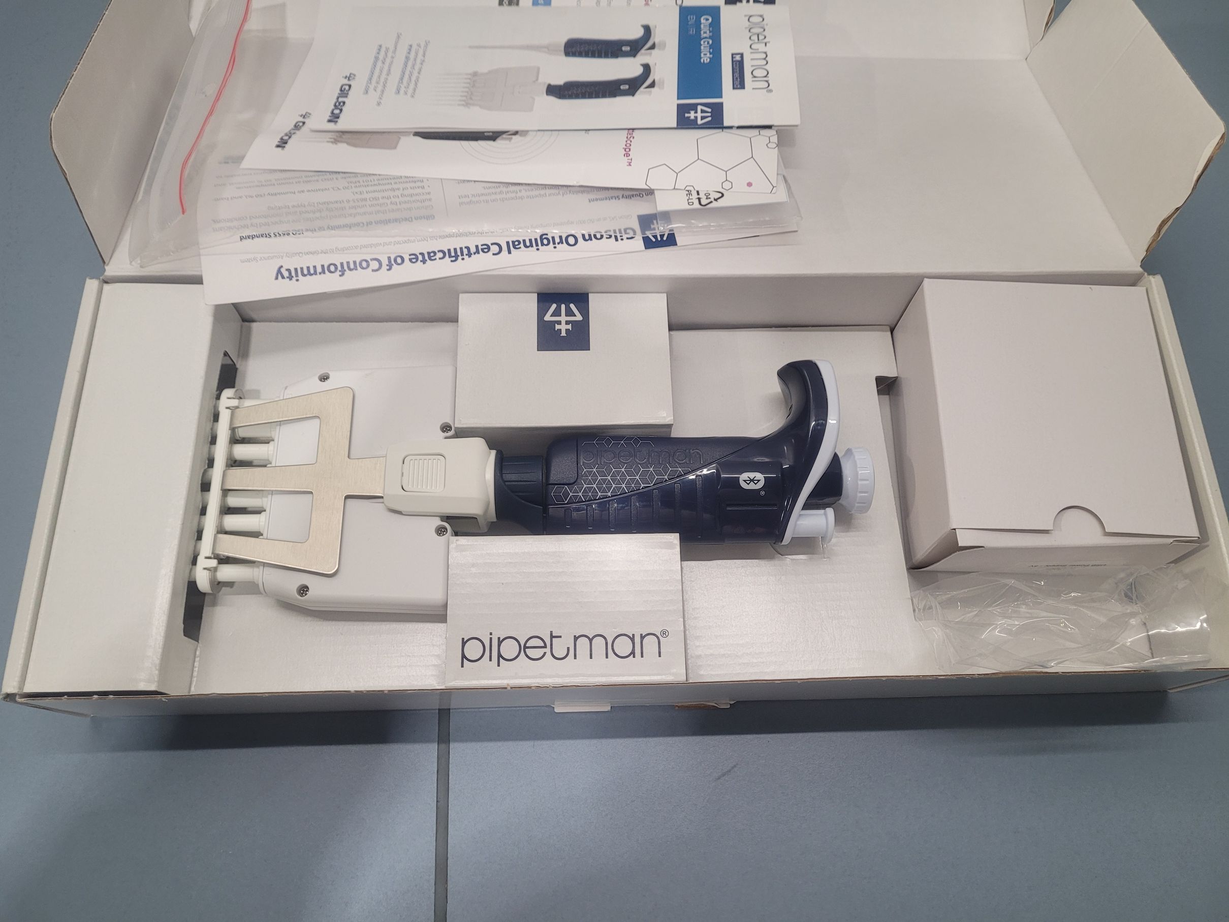 Gilson PIPETMAN M motorized multichannel Pipette P8x20M 1 - 20 µl - Bluetooth