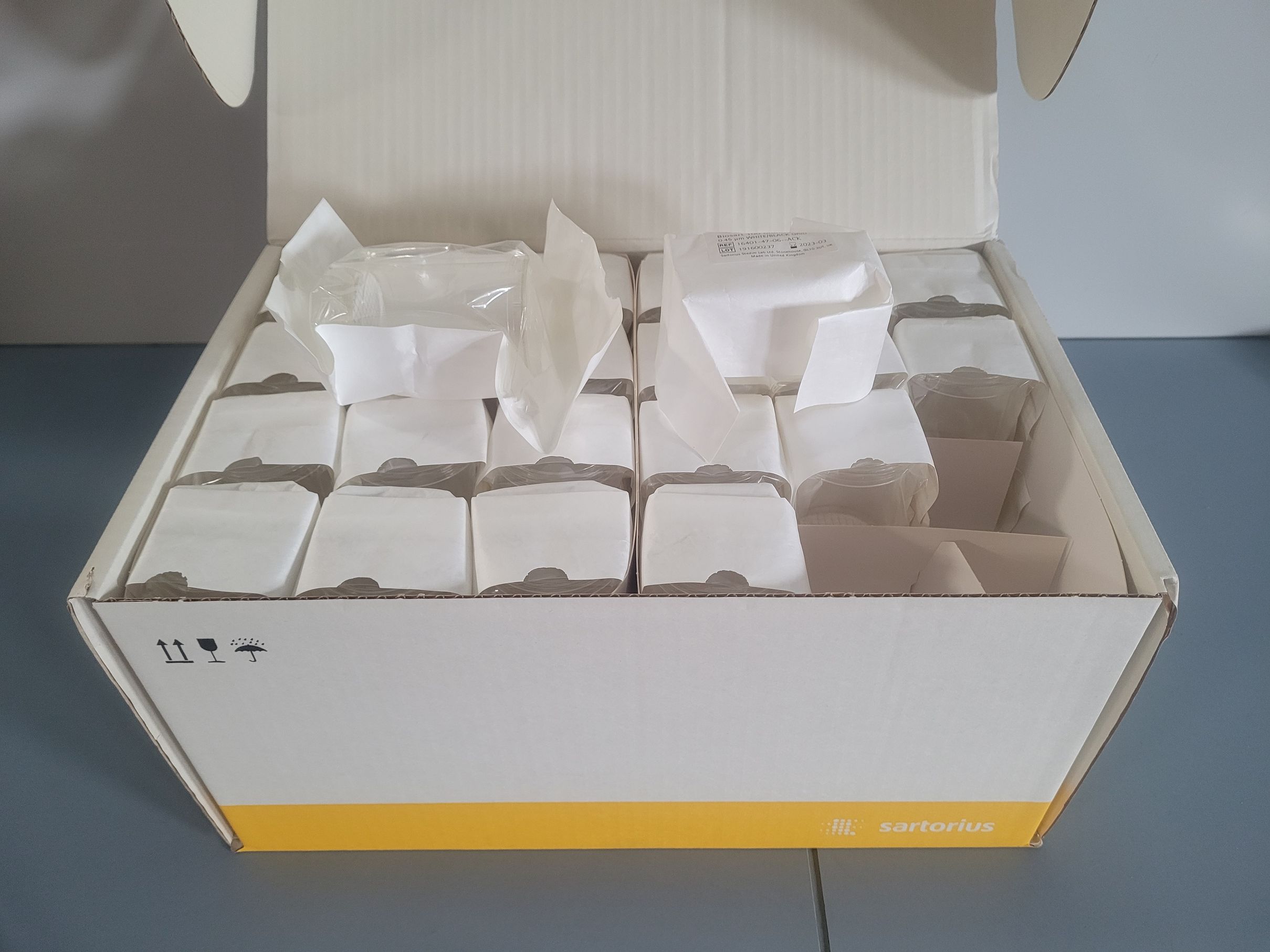 Biosart 100 Monitor, 100 ml, CN Membrane, white-black, 0.45um, individually packaged, 47pcs