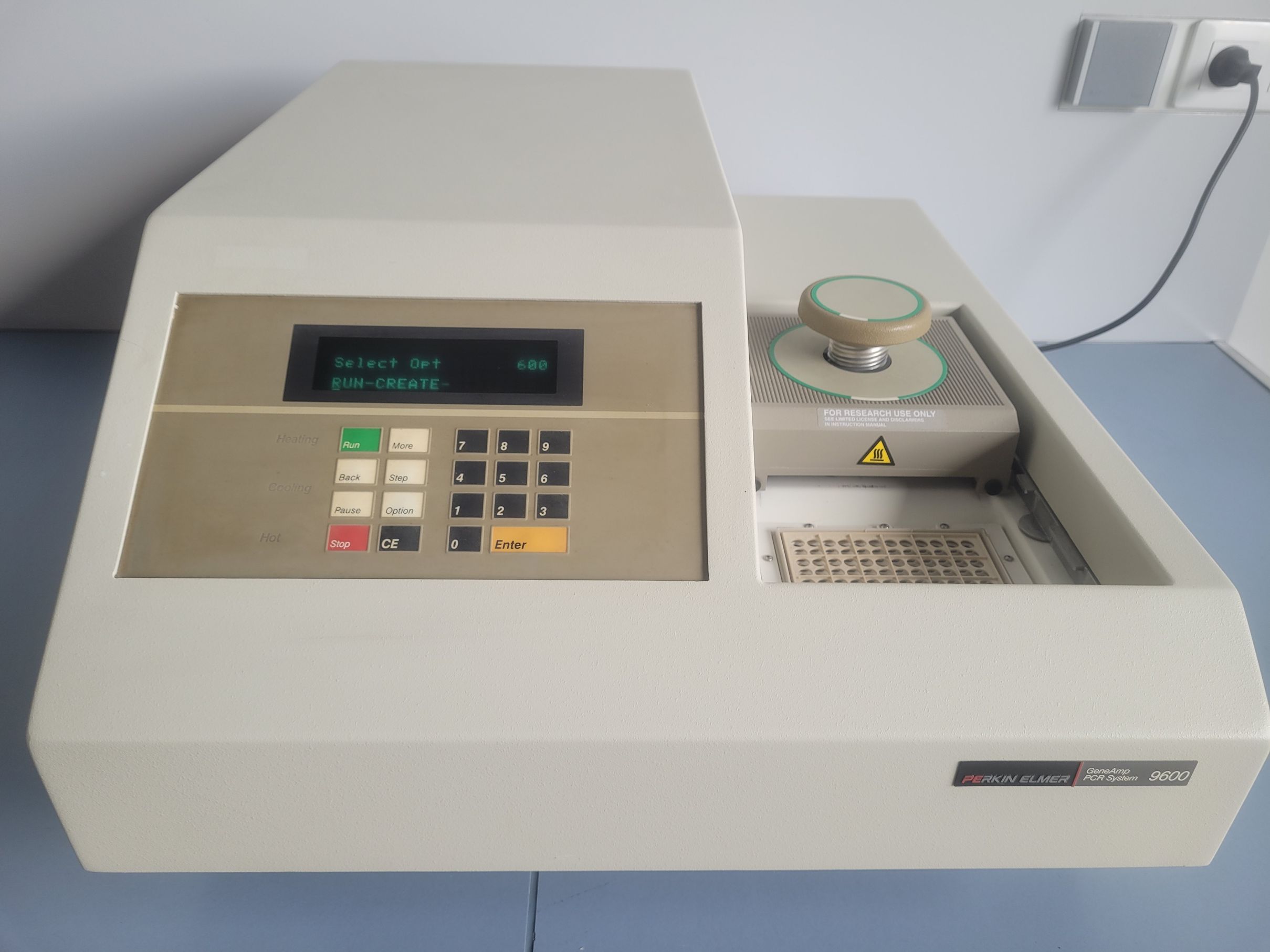 Perkin Elmer 9600 Gene Amp PCR système 