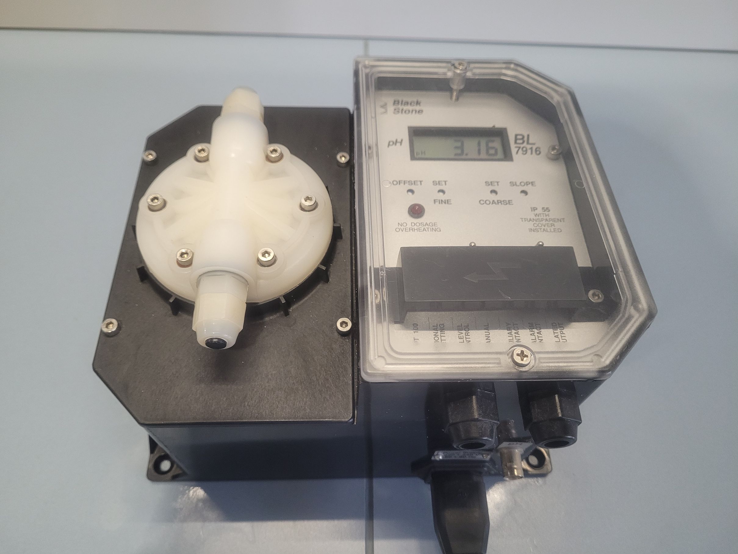 Black Stone BL7916 pH Controller and Pump