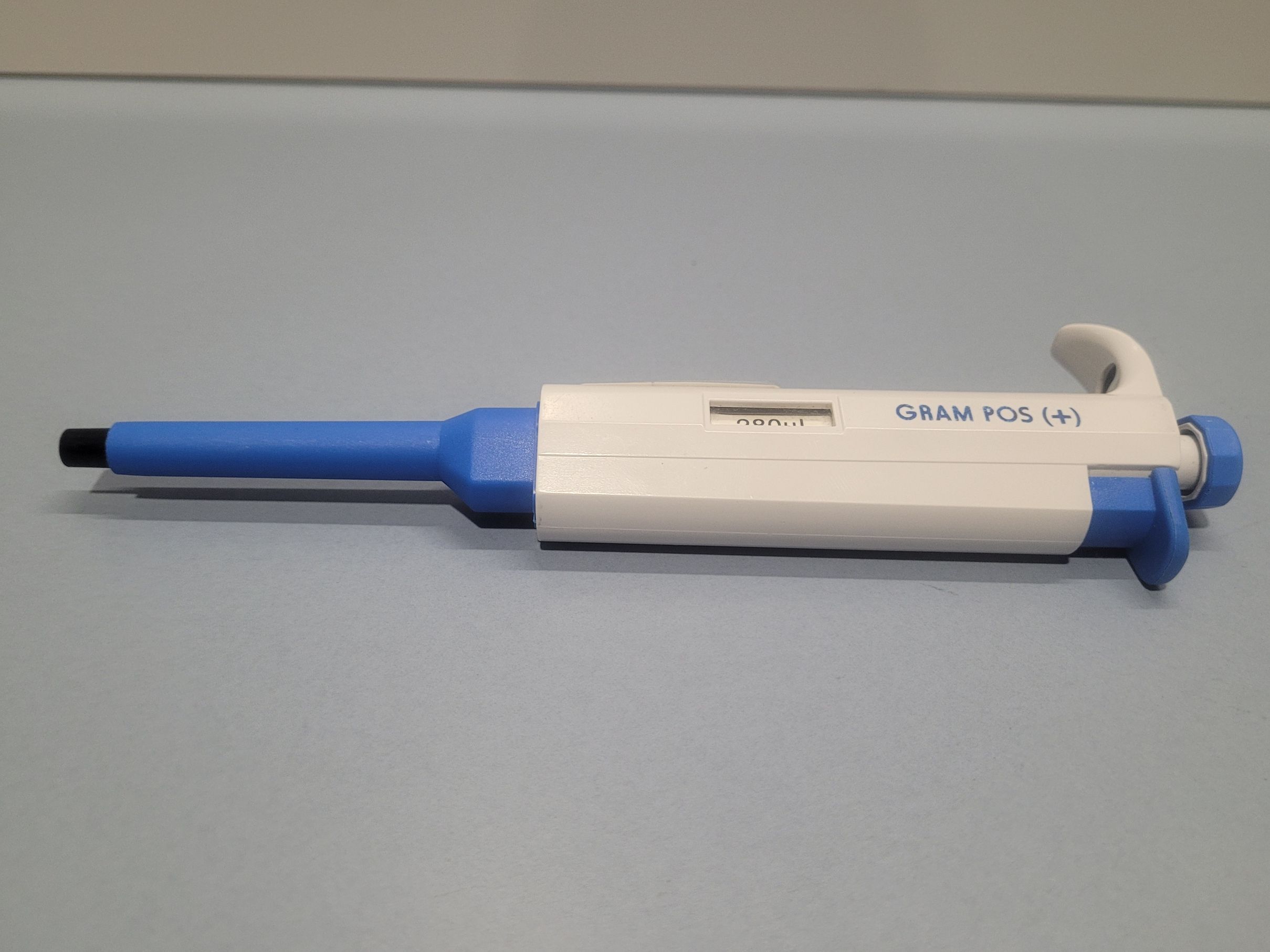 BIOMERIEUX V1222 GRAM NEG (-) 280 µl laboratory pipette