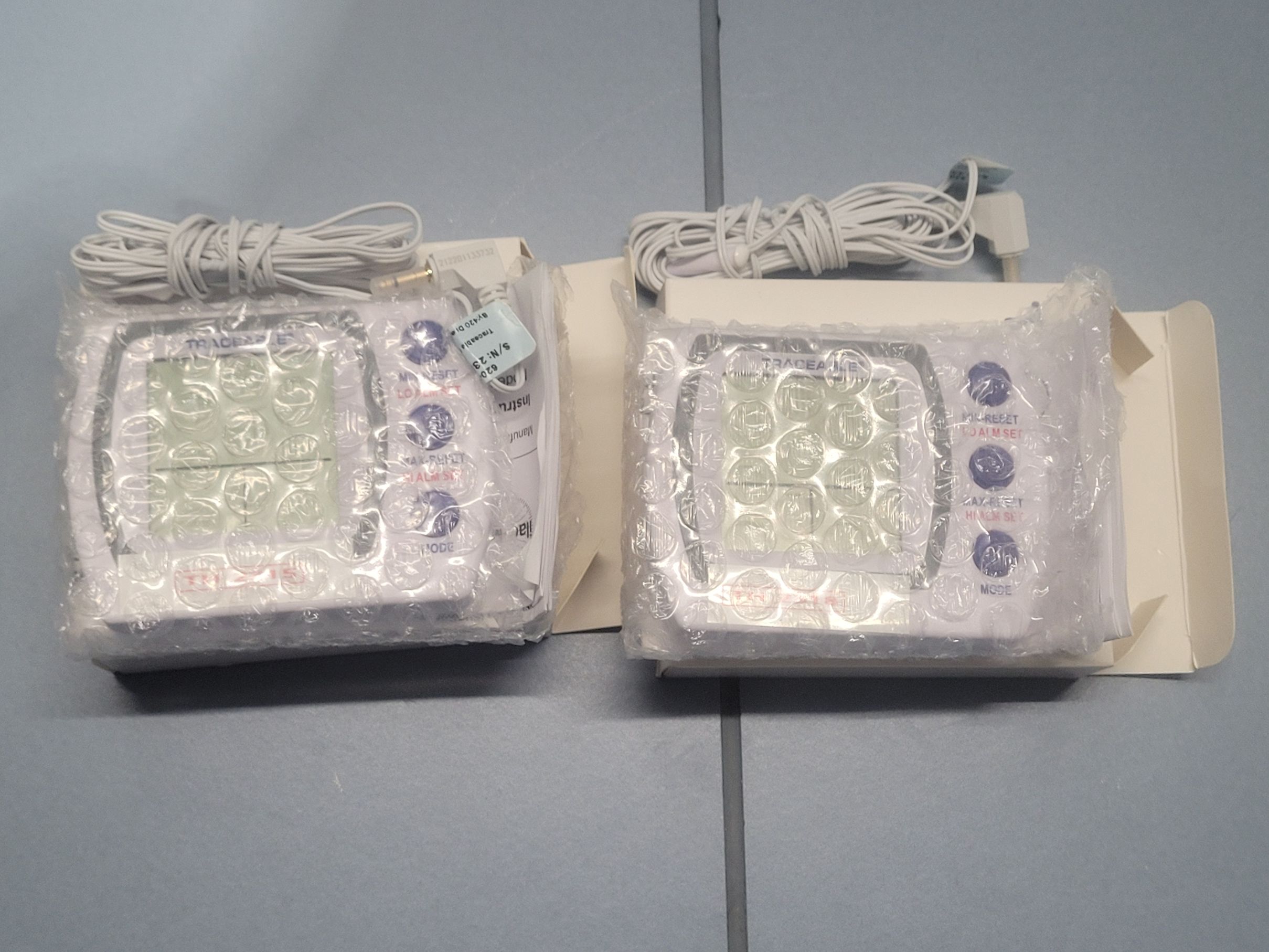 Set of 2 electronic thermometers VWR Traceable Plus -50°C to 70°C