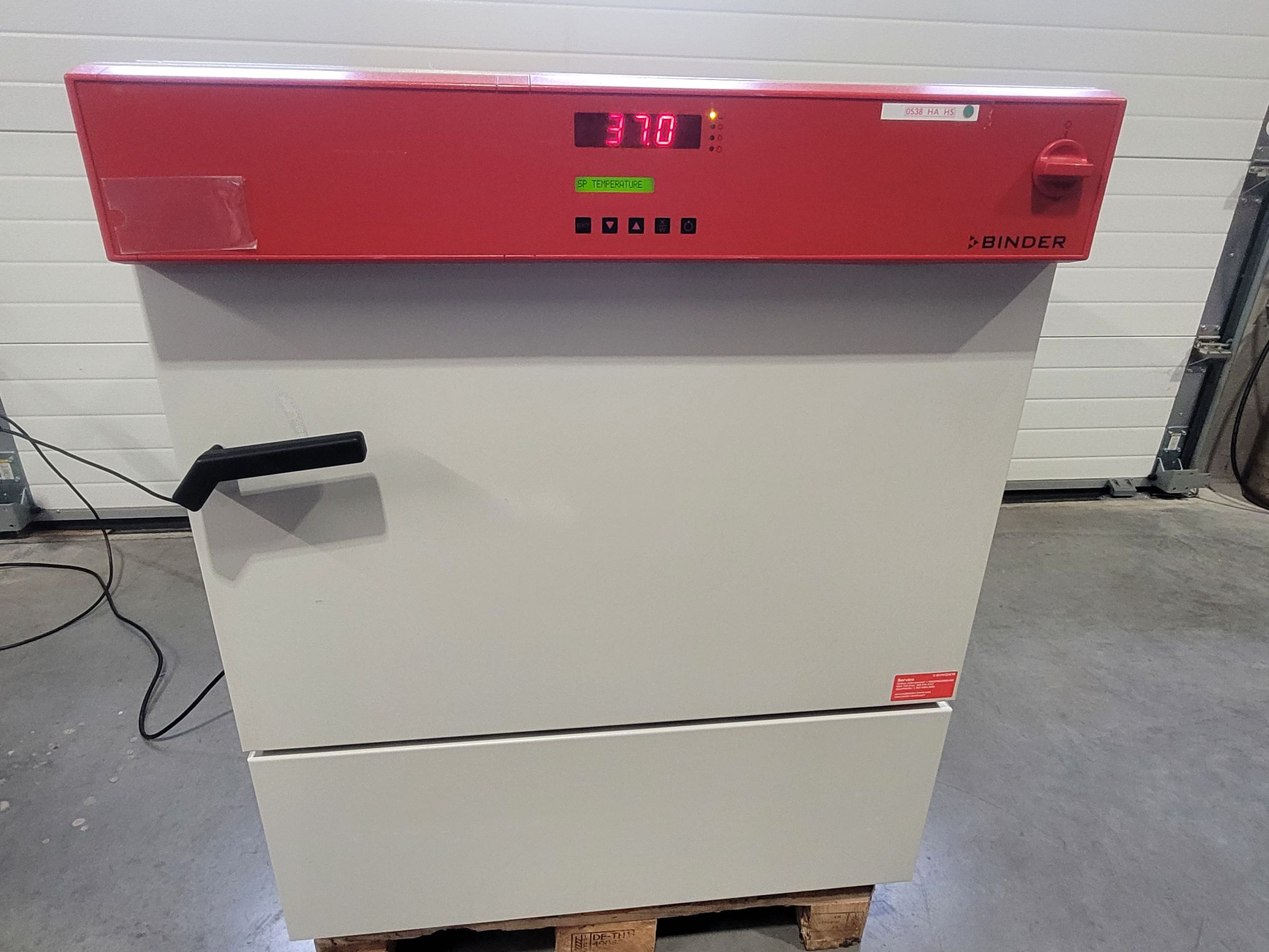 BINDER KB-115 refrigerated incubator / drying oven with forced convection 100°C