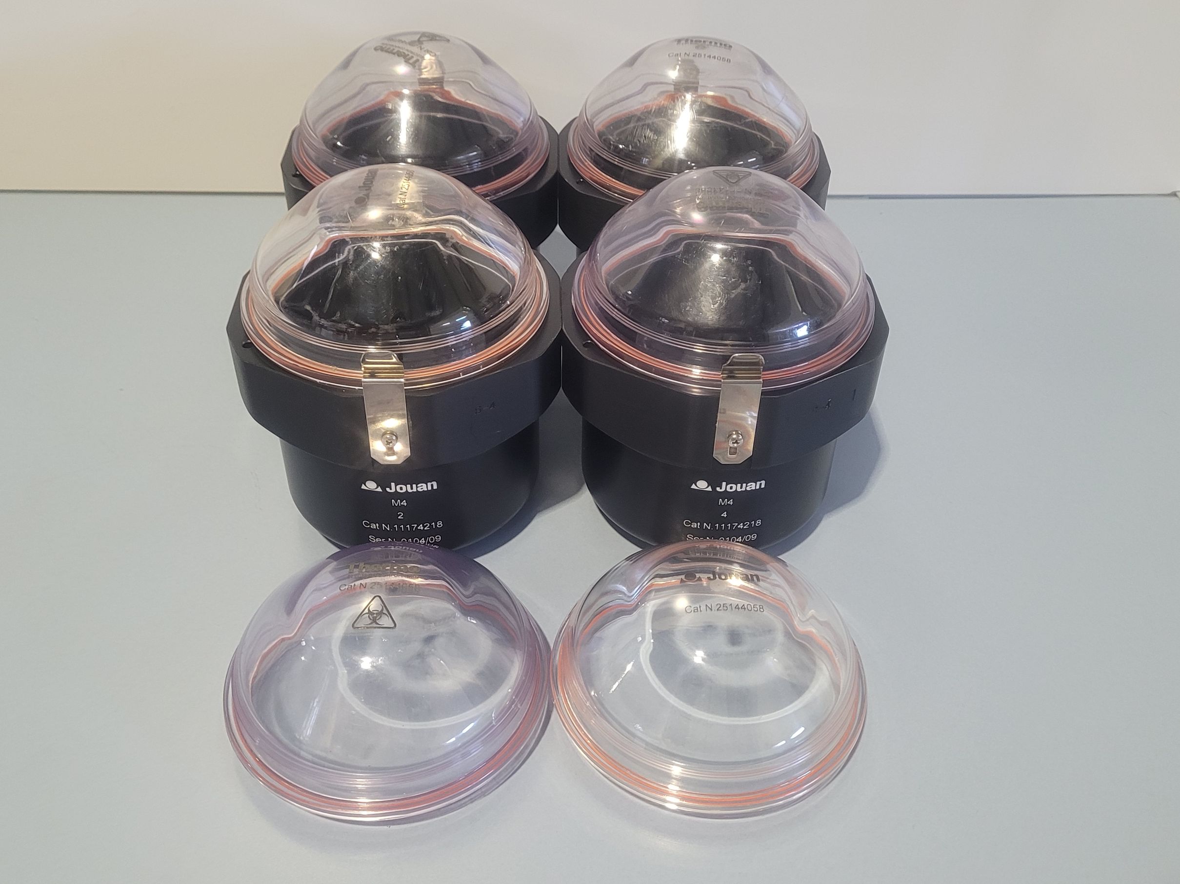 set of 4 JOUAN / THERMO M4 111744218 cups for centrifuge