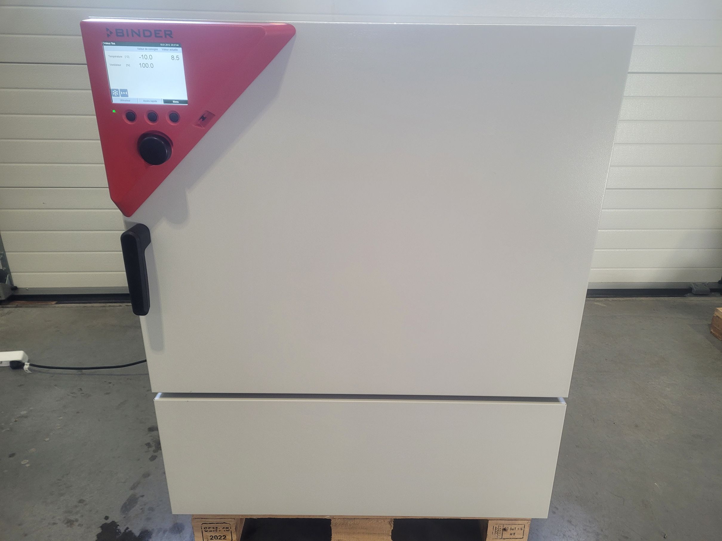 BINDER KB-115 refrigerated incubator / drying oven with forced convection 100°C