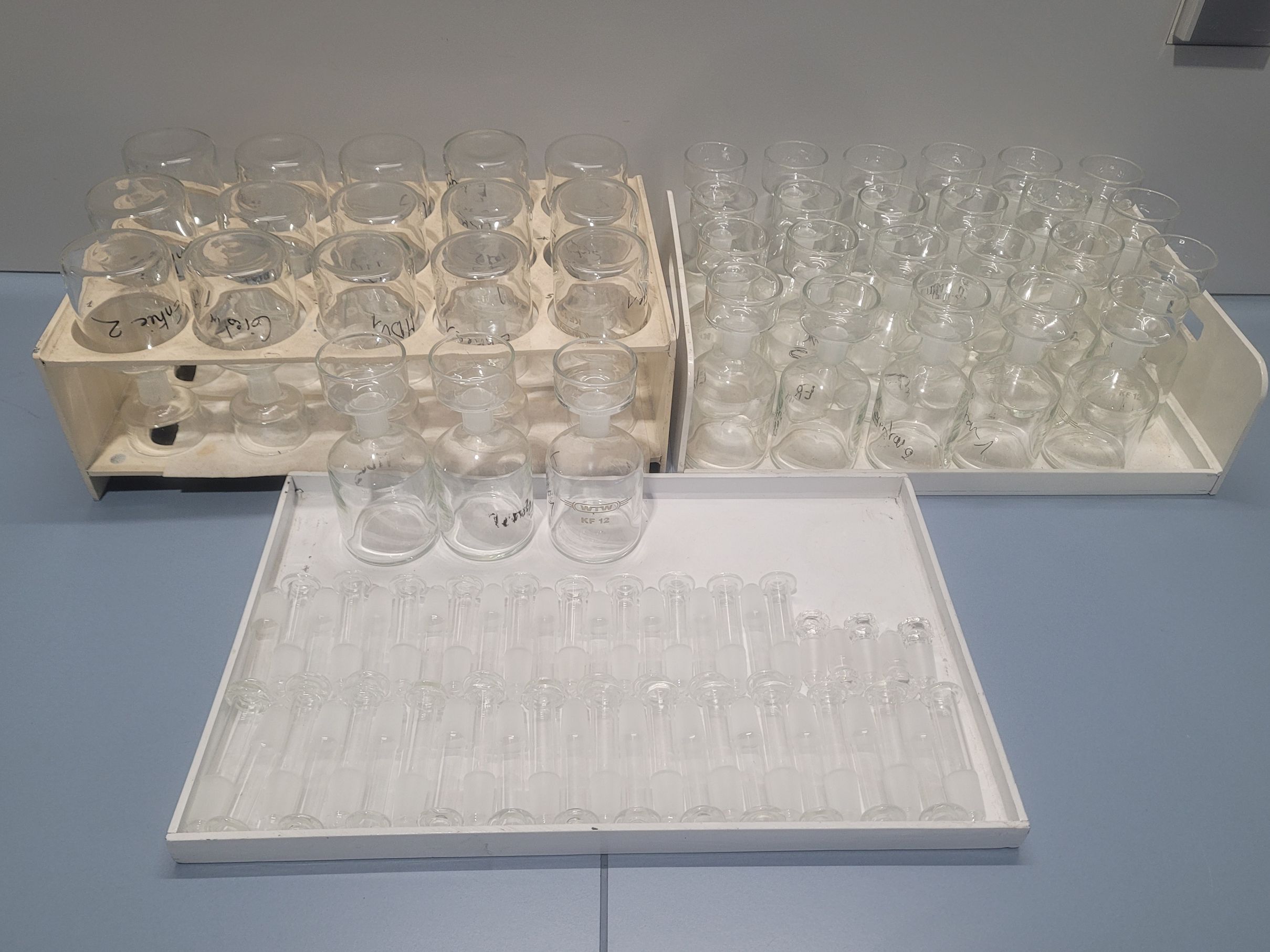 lot of 41 Karlsruhe KF12 250 ml bottles / BOD bottle