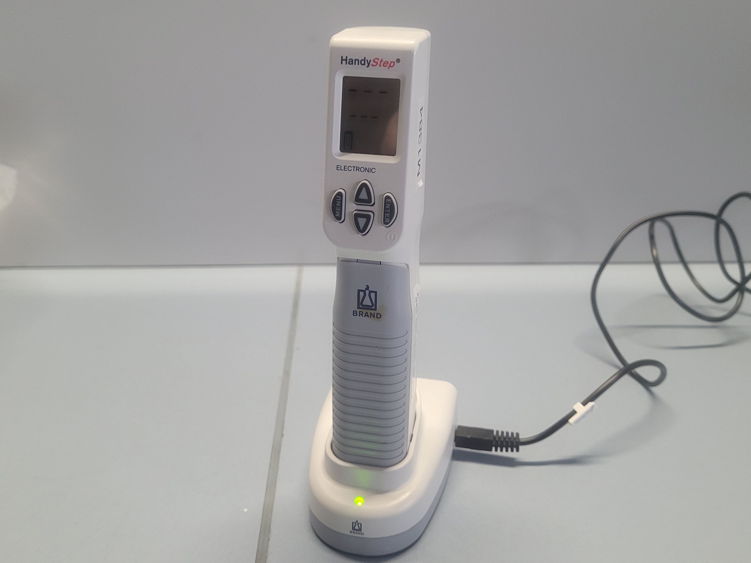 Electronic pipette for repetitive use HandyStep BRAND
