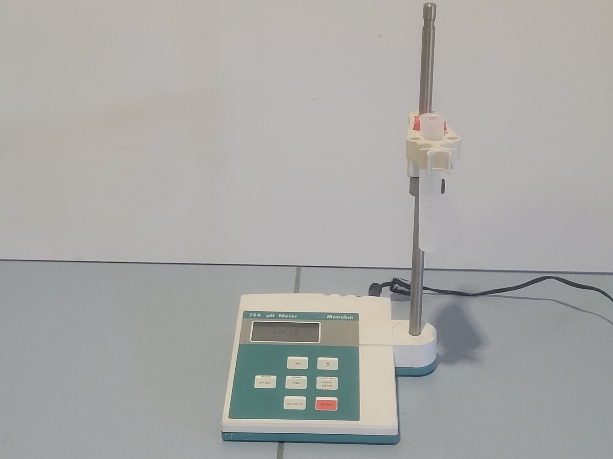 Metrohm 744 Laboratory pH Meter