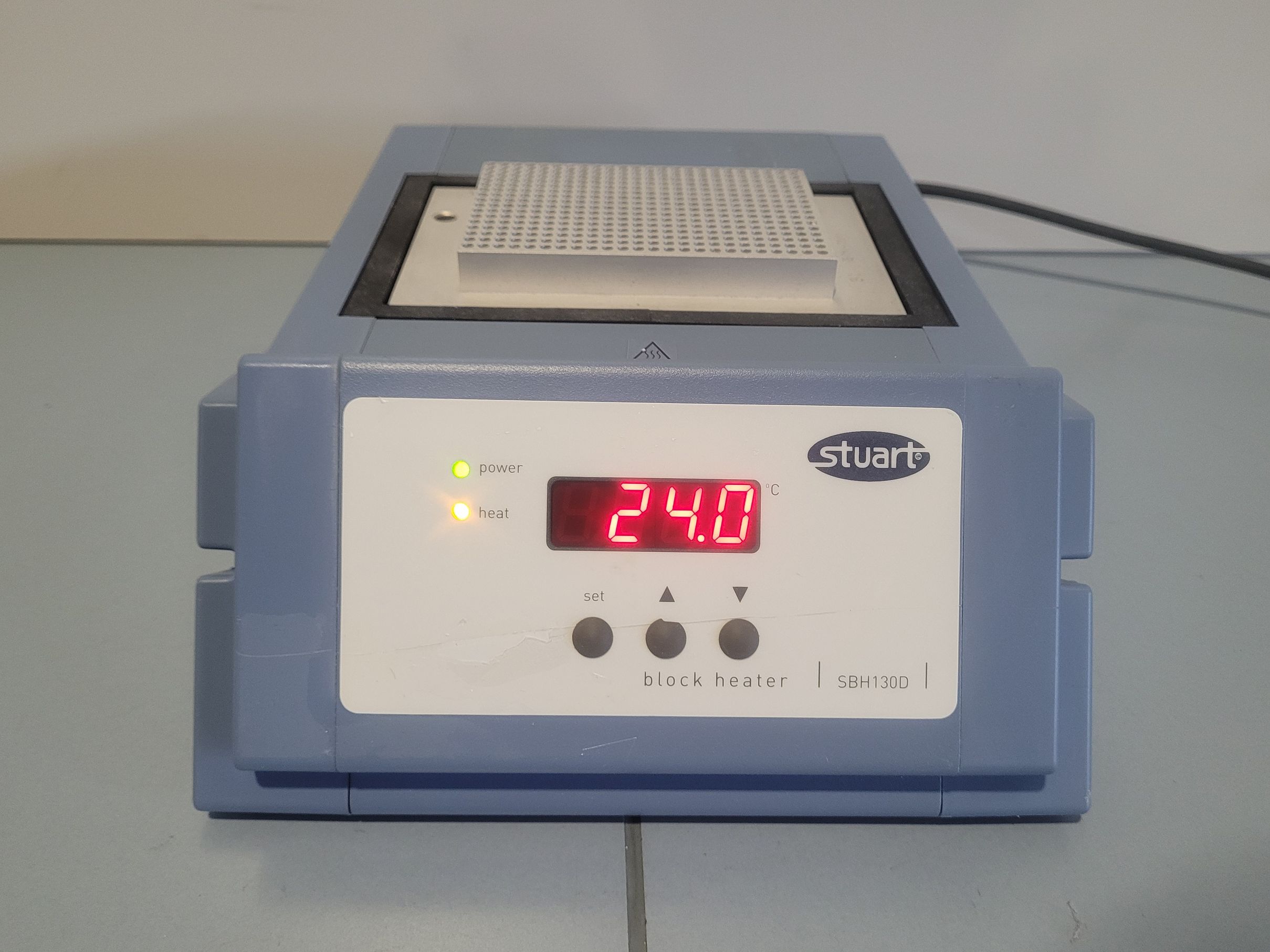 STUART SBH130D Digital Block Heater/Dry Bath