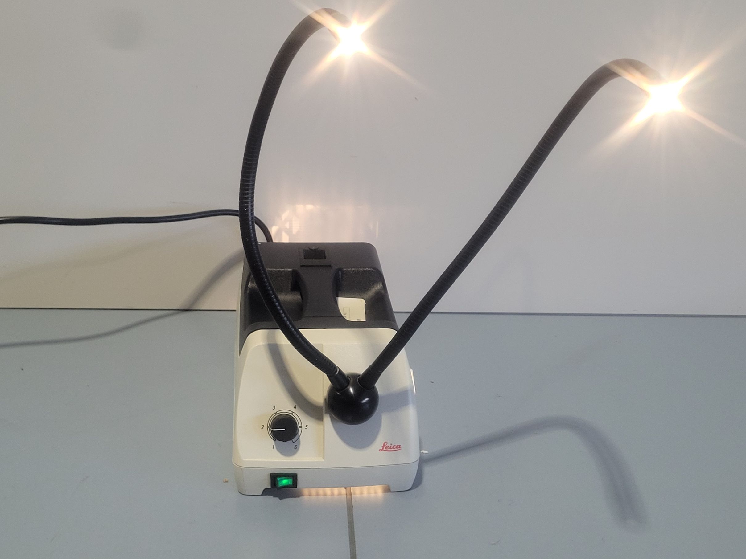 LEICA CLS 100X Cold Light Source for Microscopes