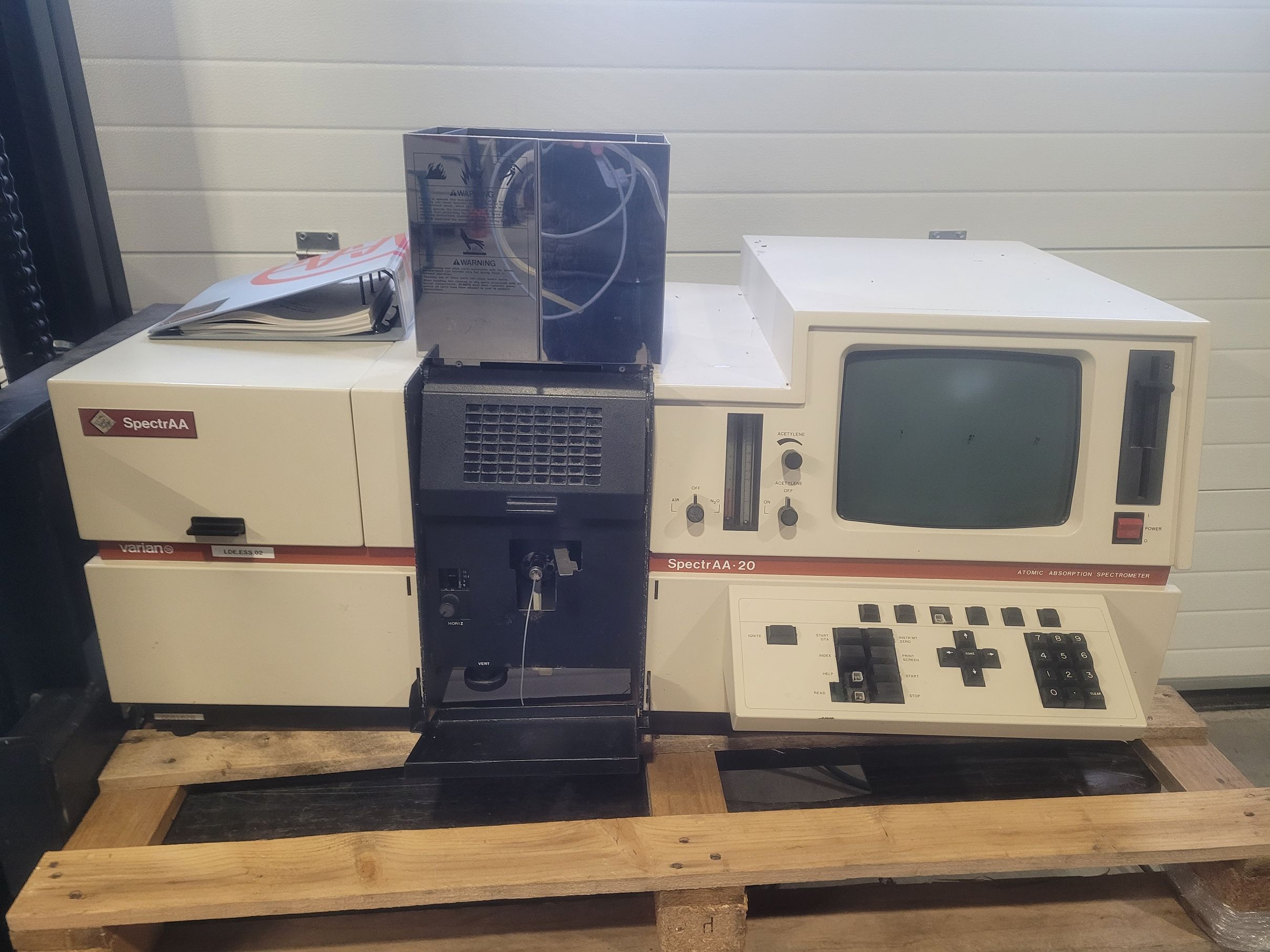 Varian SpectrAA-20 atomic absorption spectrometer