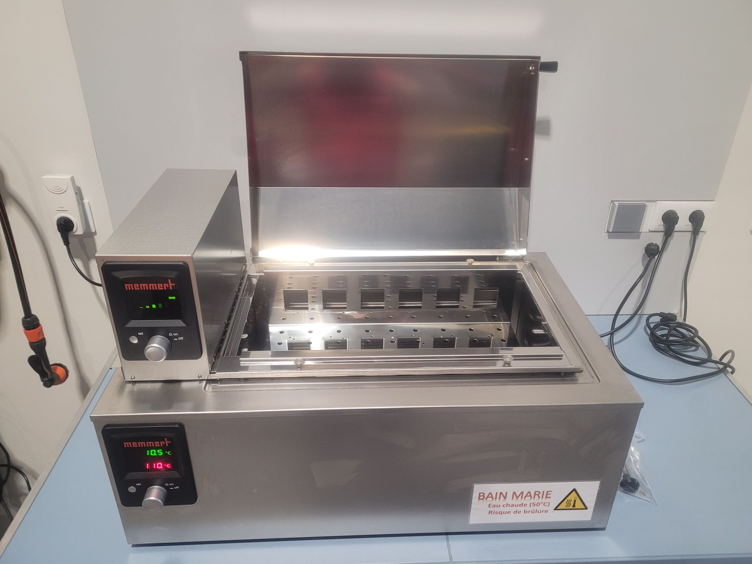 MEMMERT WNE 45 + SV2945 Laboratory Stirring Water Bath - 45 Liters