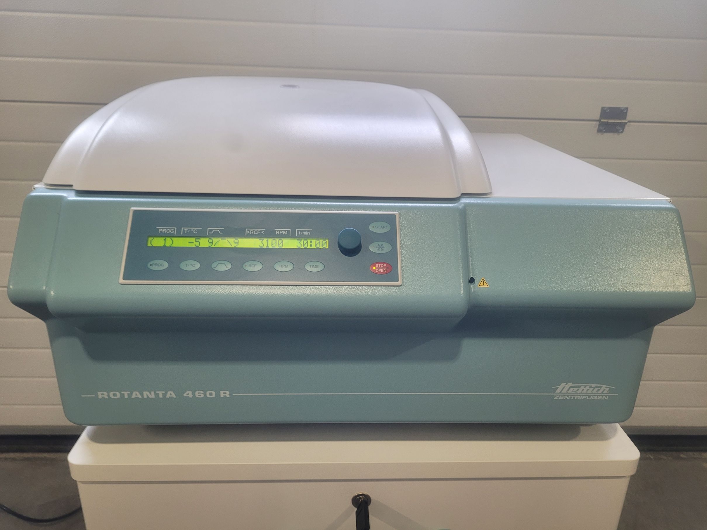 HETTICH ROTANTA 460R Refrigerated Centrifuge with 5654 Rotor
