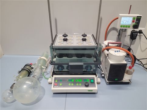 BUCHI Syncore Q-101 platform + KNF vacuum pump + V-850 vacuum controller