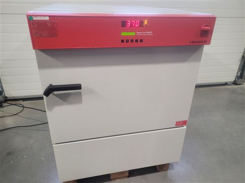 BINDER KB-115 refrigerated incubator / drying oven with forced convection 100°C