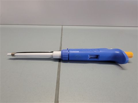 GILSON PIPETMAN F Fixed 200µl laboratory pipette