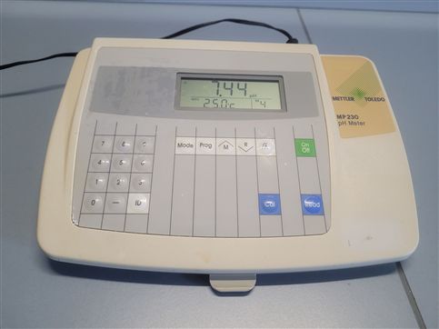 METTLER TOLEDO MP230 pH Meter