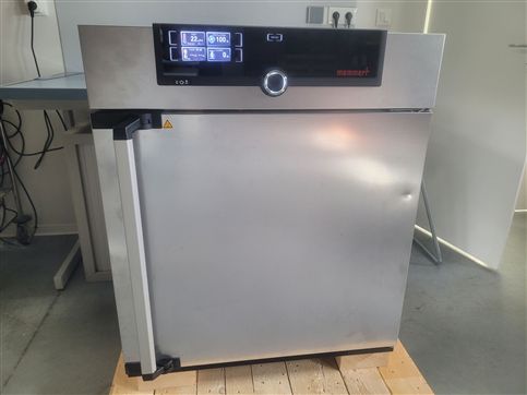 MEMMERT UF110 Universal Oven / Incubator / 300°C / 108 Liters