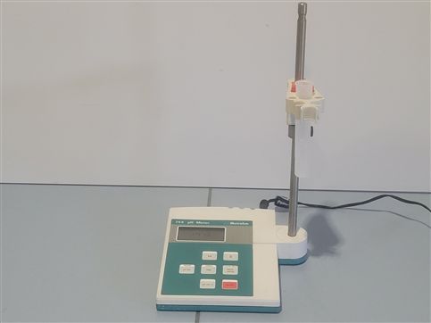 Metrohm 744 Laboratory pH Meter