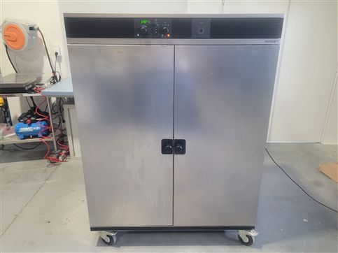 MEMMERT BE 800 Natural Convection Incubator / Oven 70°C