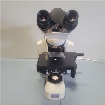 Nikon E400 Microscope - 3 Objectives